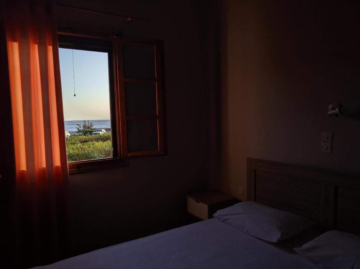 Appartement Tramonto Nel Delfini à Kini Extérieur photo