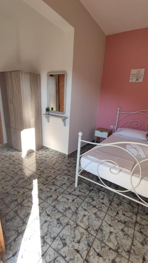 Appartement Tramonto Nel Delfini à Kini Extérieur photo