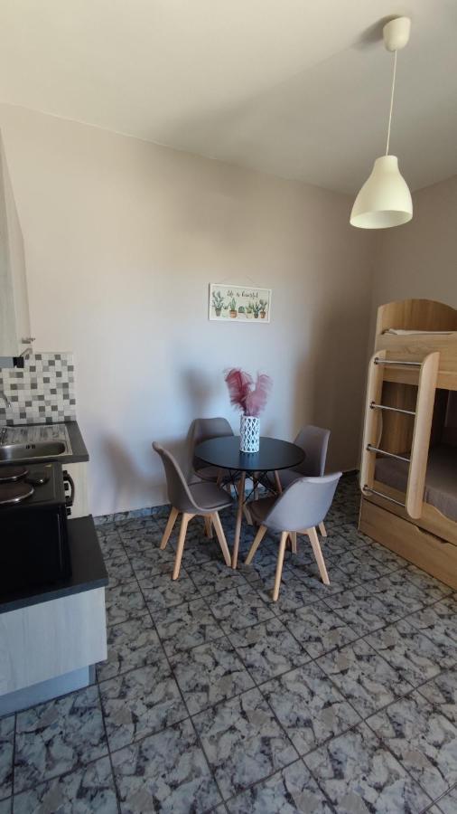Appartement Tramonto Nel Delfini à Kini Extérieur photo