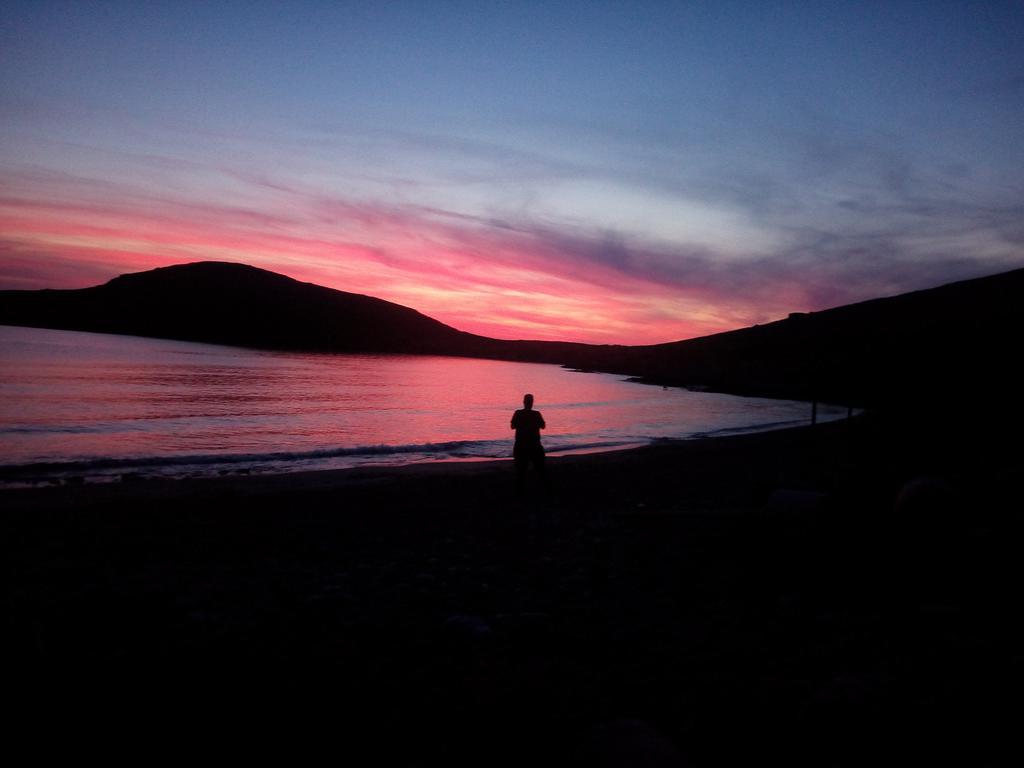 Appartement Tramonto Nel Delfini à Kini Extérieur photo