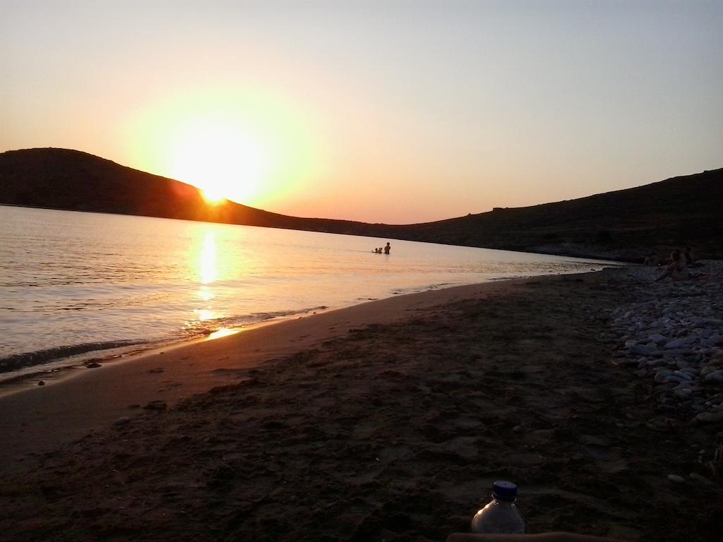 Appartement Tramonto Nel Delfini à Kini Extérieur photo