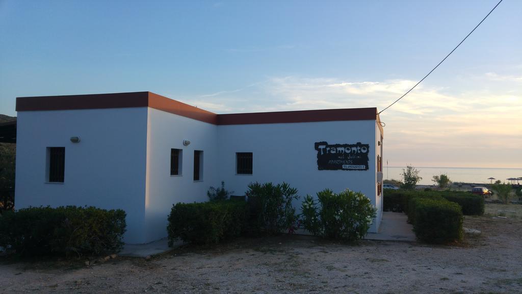 Appartement Tramonto Nel Delfini à Kini Extérieur photo