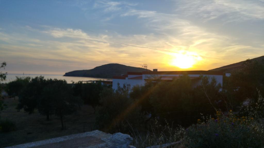 Appartement Tramonto Nel Delfini à Kini Extérieur photo