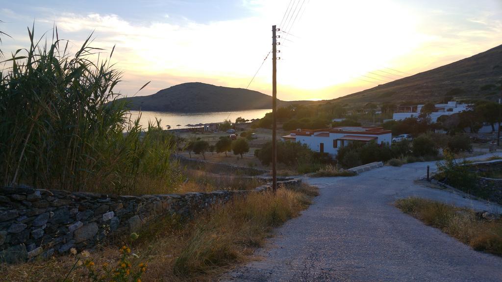 Appartement Tramonto Nel Delfini à Kini Extérieur photo