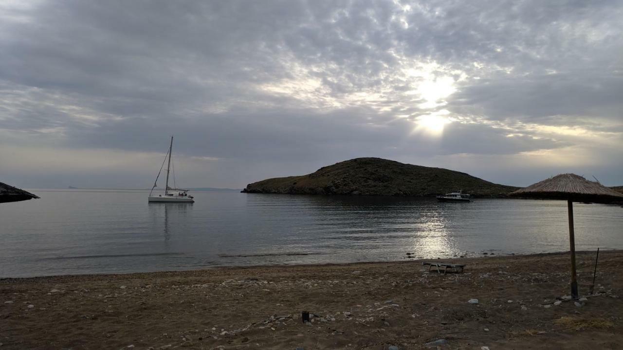 Appartement Tramonto Nel Delfini à Kini Extérieur photo