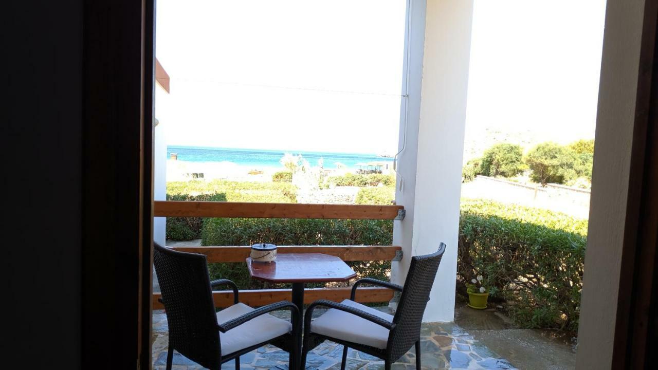 Appartement Tramonto Nel Delfini à Kini Extérieur photo